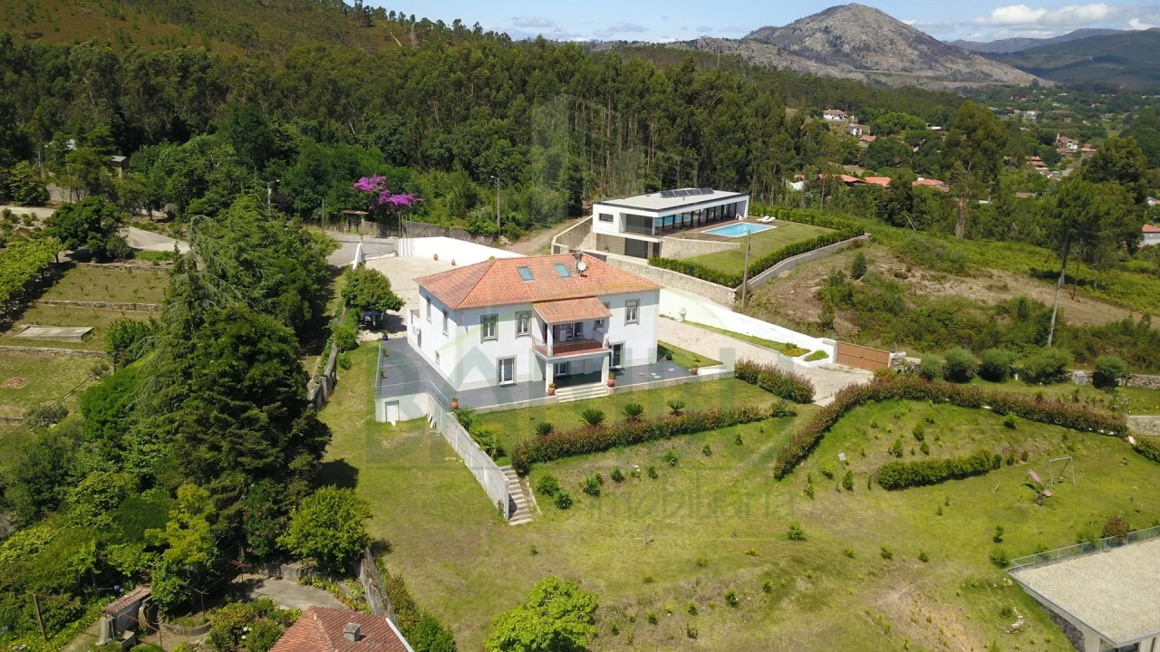 Quinta T12 para Venda em Vilar de Mouros Foto 13