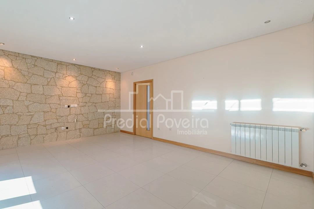 Moradia T3 para Venda em Balazar Foto 2