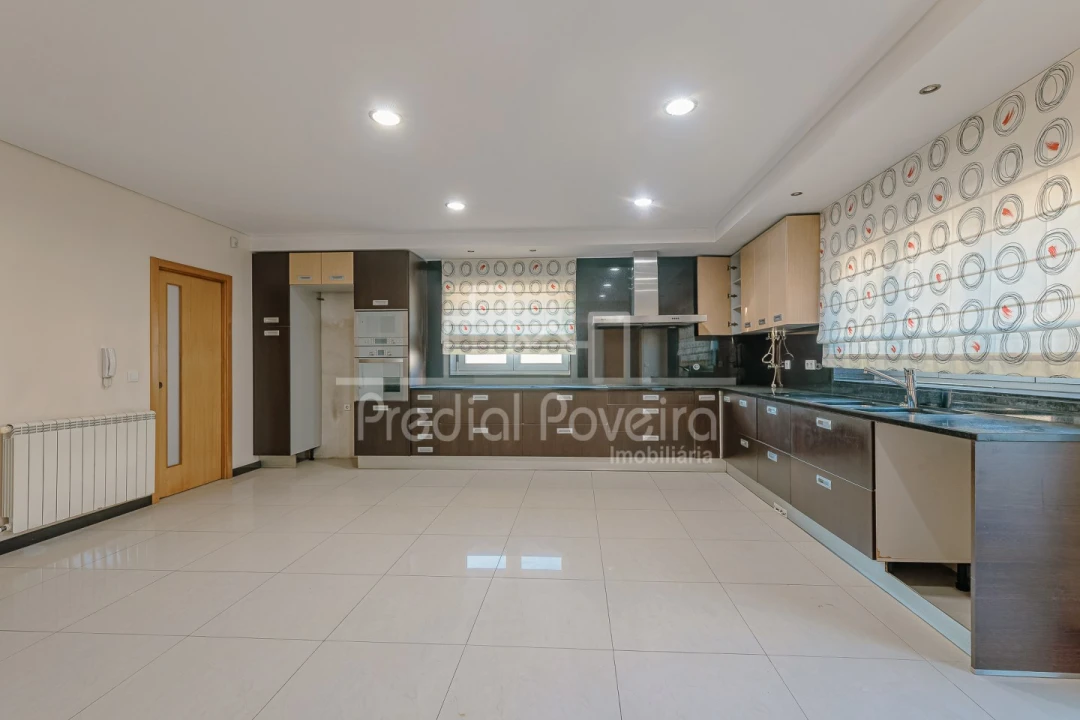 Moradia T3 para Venda em Balazar Foto 8