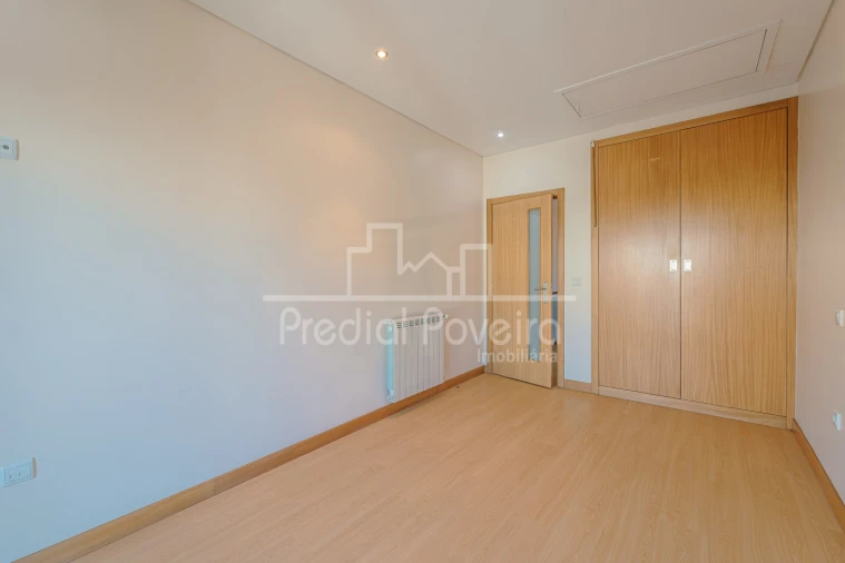 Moradia T3 para Venda em Balazar Foto 10