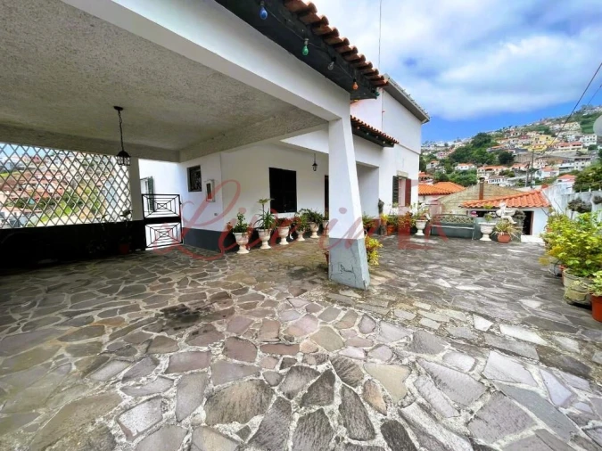 Moradia T3 para Venda em Santo Antonio Foto 11