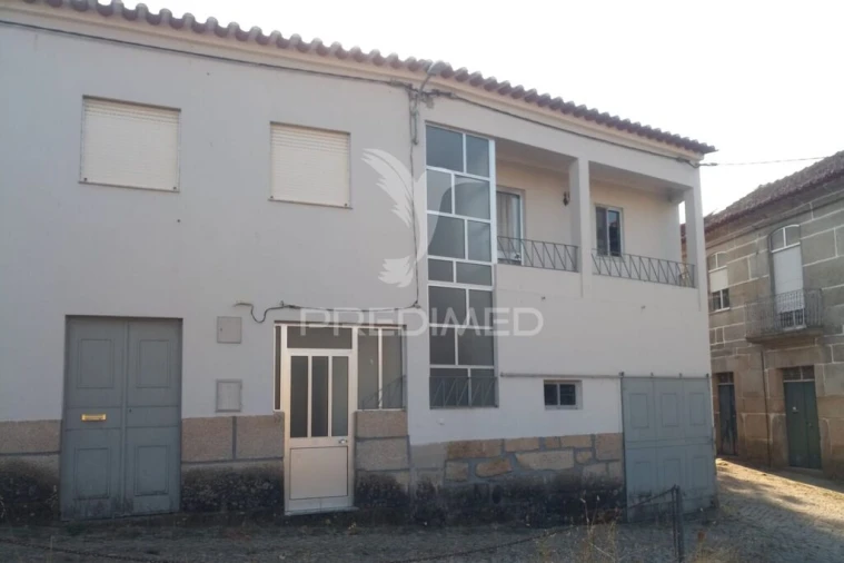 Moradia T3 para Venda em Espinho Foto 3