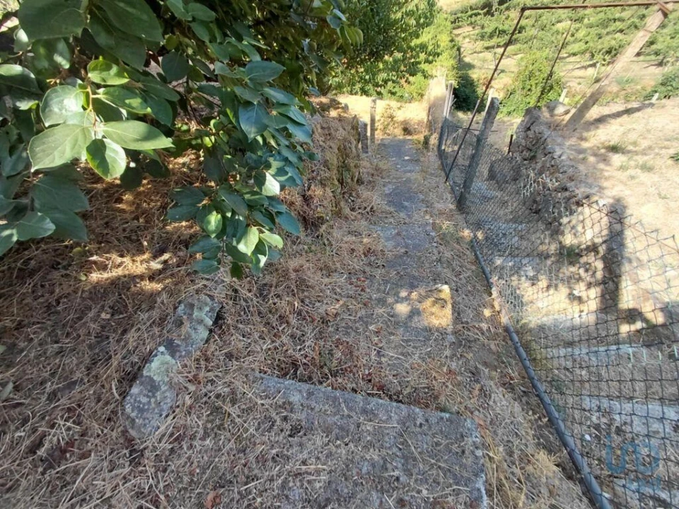 Terreno para Venda em Vila e Roussas Foto 8