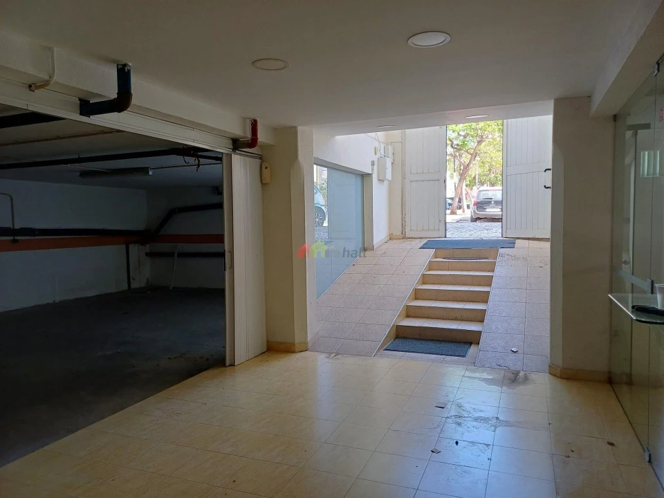 Garagem para Venda em Setubal (São Sebastião) Foto 1