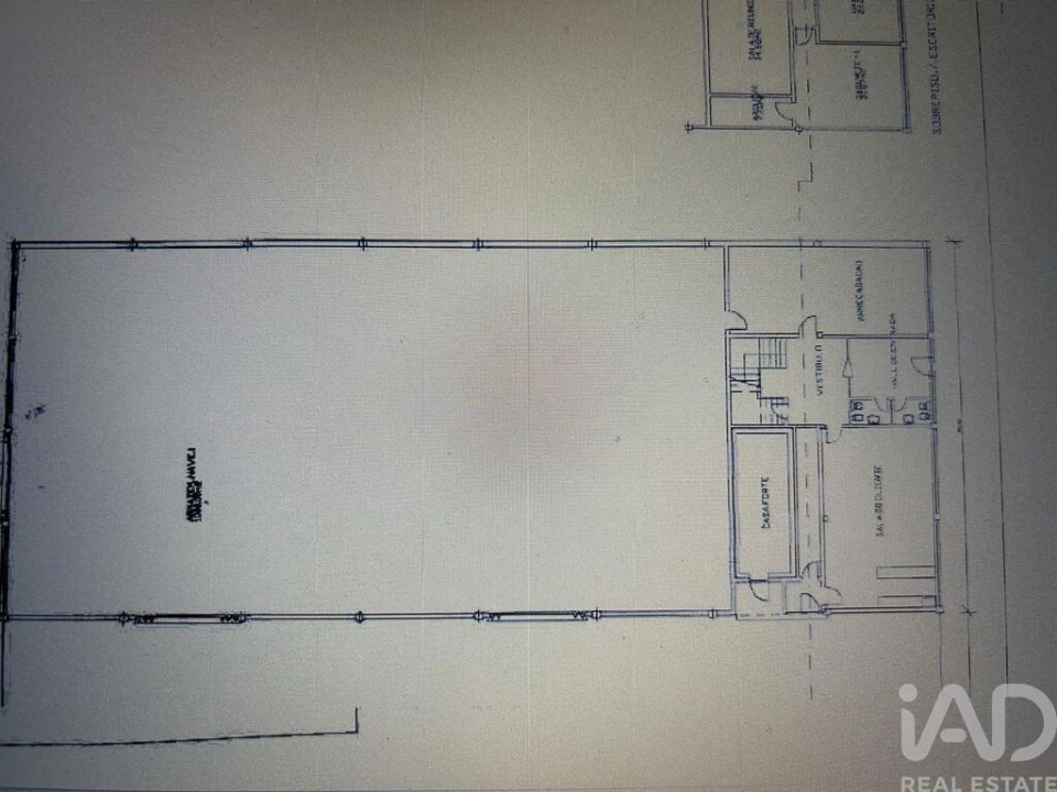 Loja para Venda em Constantim e Vale de Nogueiras Foto 16