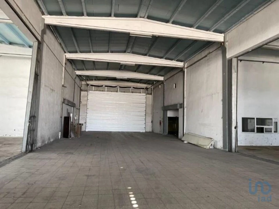 Loja para Venda em Constantim e Vale de Nogueiras Foto 11