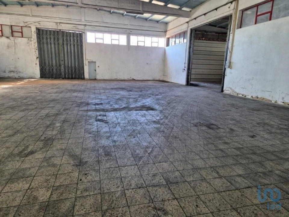 Loja para Venda em Constantim e Vale de Nogueiras Foto 12