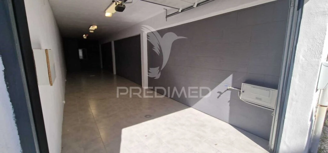 Armazém para Venda em Almada, Cova da Piedade, Pragal e Cacilhas Foto 3