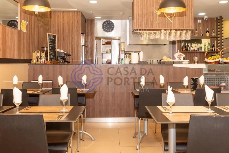 Negócio para Venda em Gondomar (São Cosme), Valbom e Jovim Foto 3