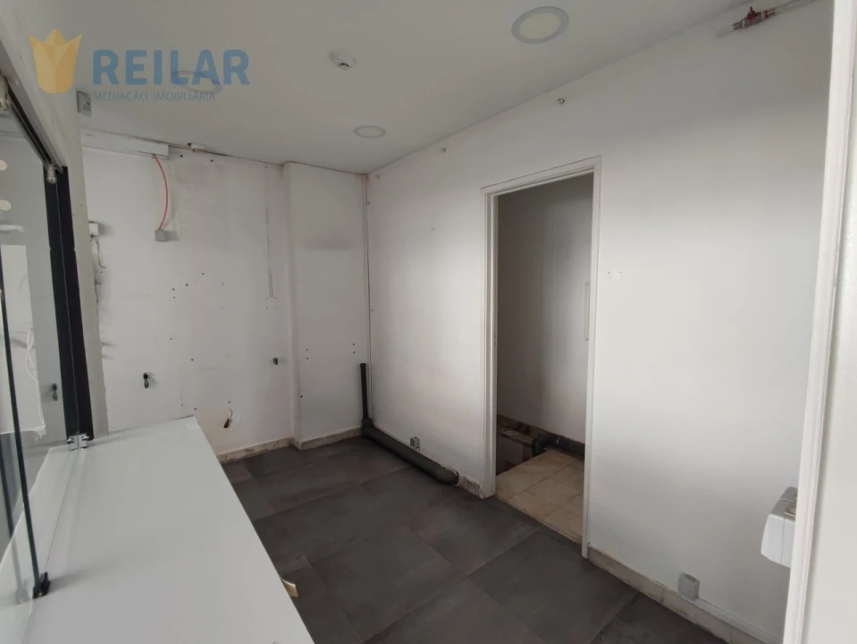 Loja para Venda em Arroios Foto 7