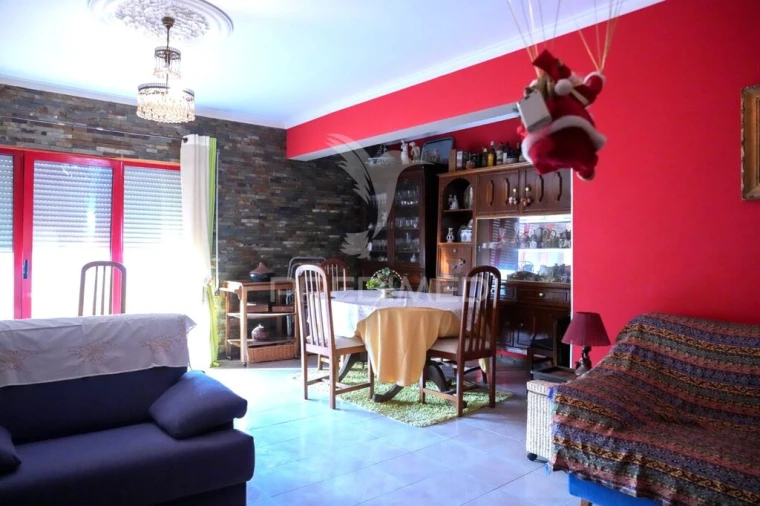 Apartamento T3 para Venda em Sé, Santa Maria e Meixedo Foto 2