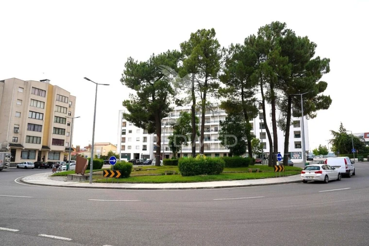 Apartamento T3 para Venda em Sé, Santa Maria e Meixedo Foto 17