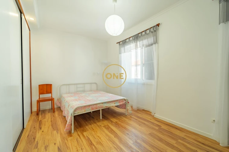 Moradia T4 para Venda em Ponta Delgada (São Pedro) Foto 7