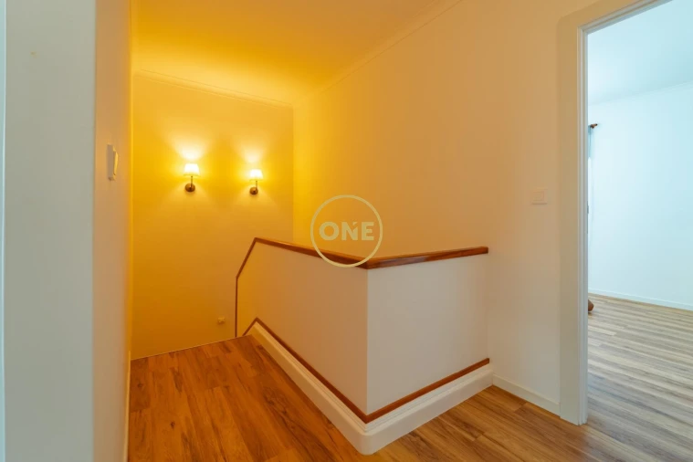 Moradia T4 para Venda em Ponta Delgada (São Pedro) Foto 11