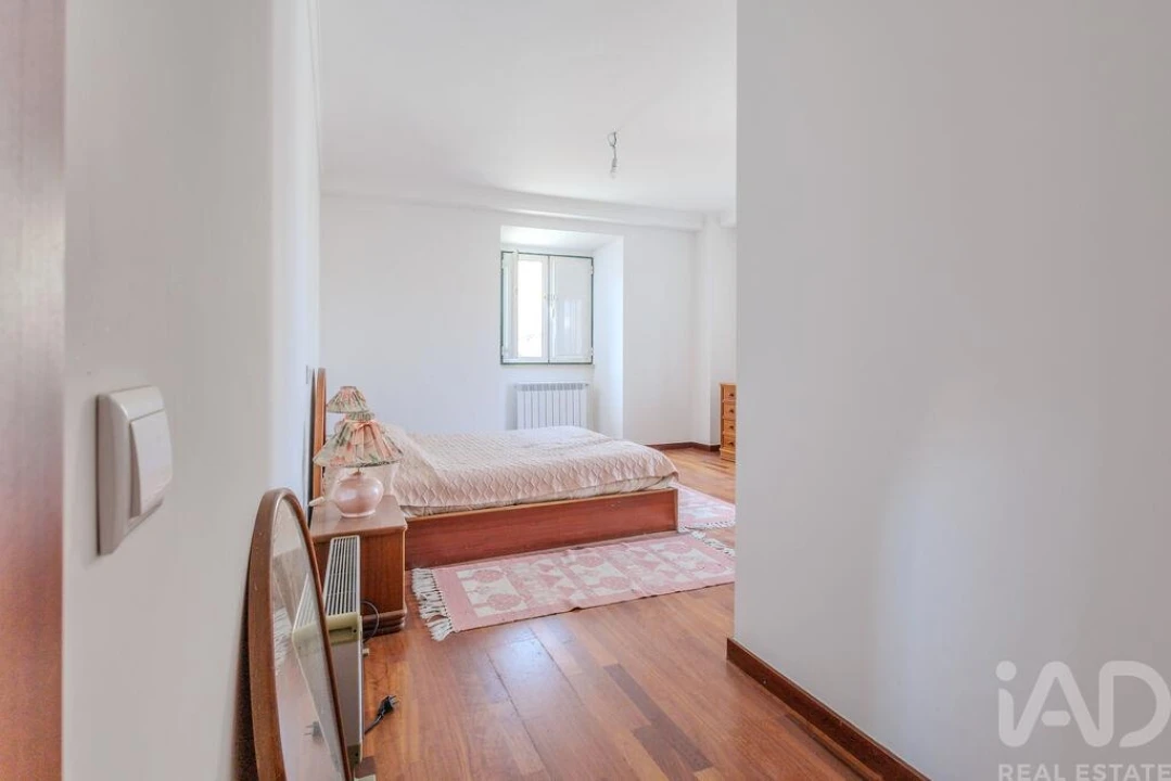 Moradia T18 para Venda em Parceiros e Azoia Foto 15