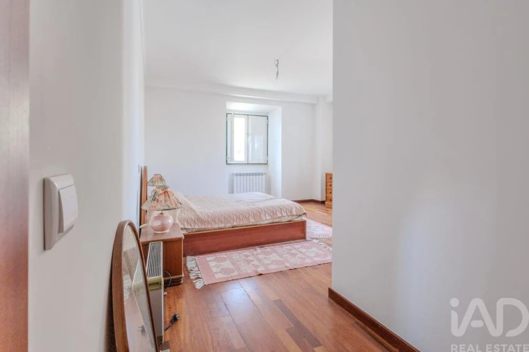 Moradia T18 para Venda em Parceiros e Azoia Foto 15