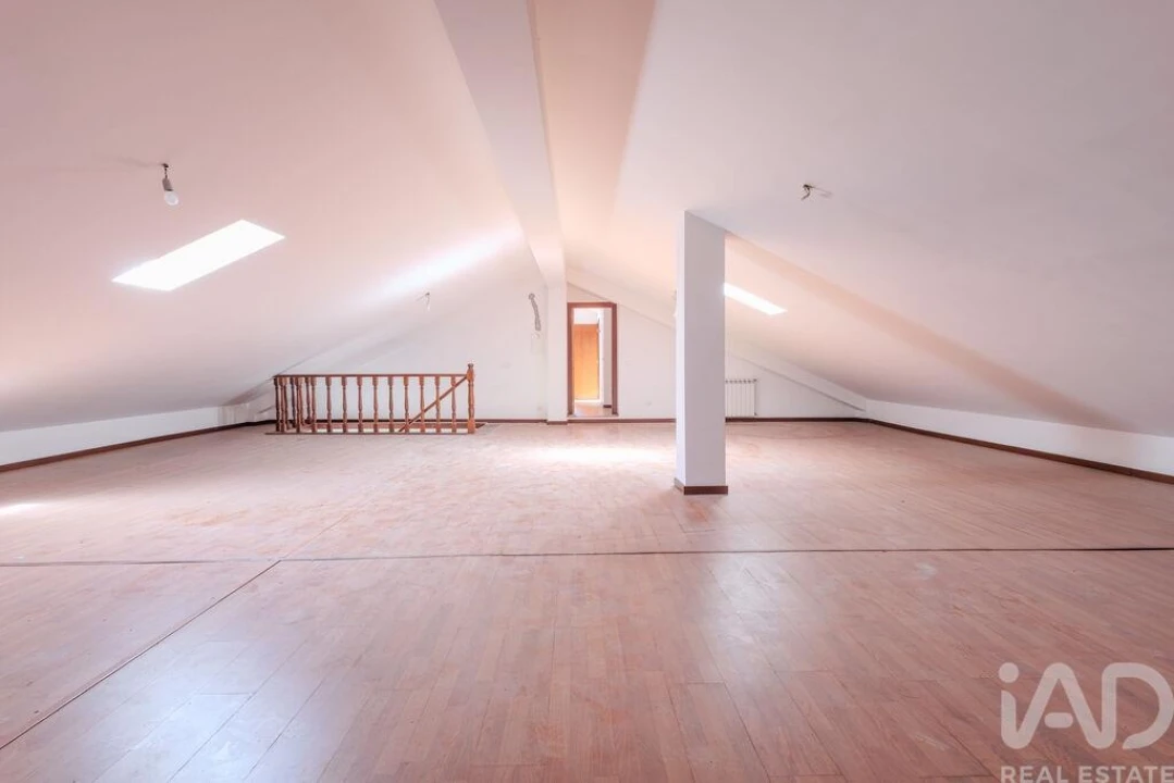 Moradia T18 para Venda em Parceiros e Azoia Foto 24