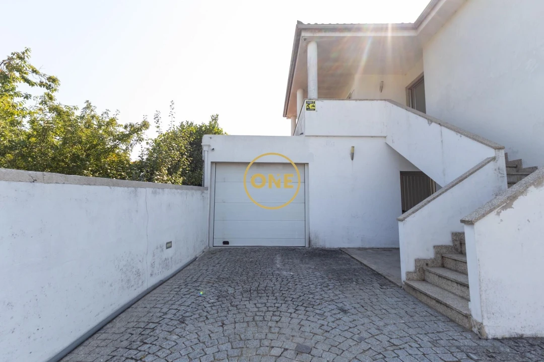 Moradia T3 para Venda em Oliveira (Santa Maria) Foto 23