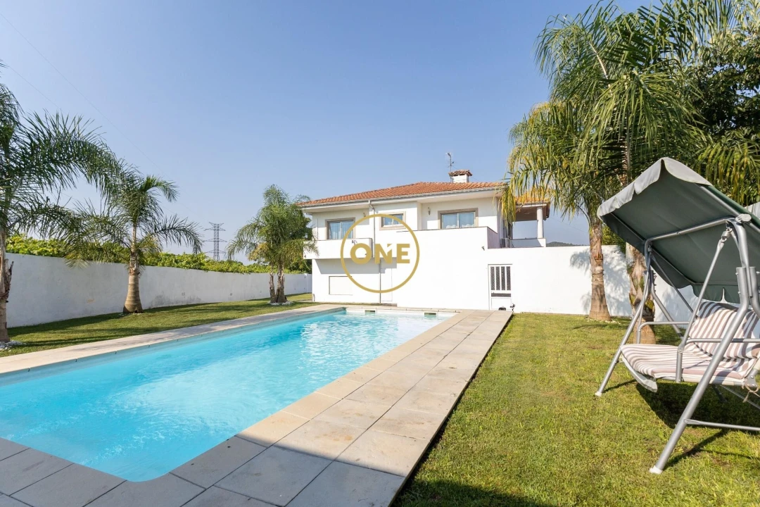 Moradia T3 para Venda em Oliveira (Santa Maria) Foto 32