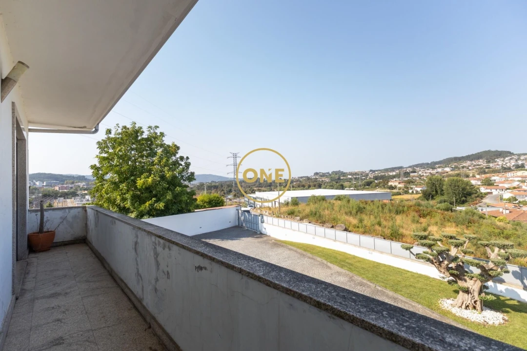 Moradia T3 para Venda em Oliveira (Santa Maria) Foto 13