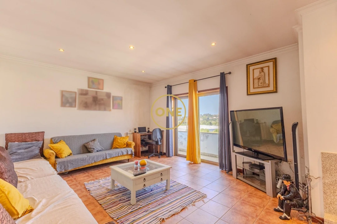 Moradia T3 para Venda em Oliveira (Santa Maria) Foto 10