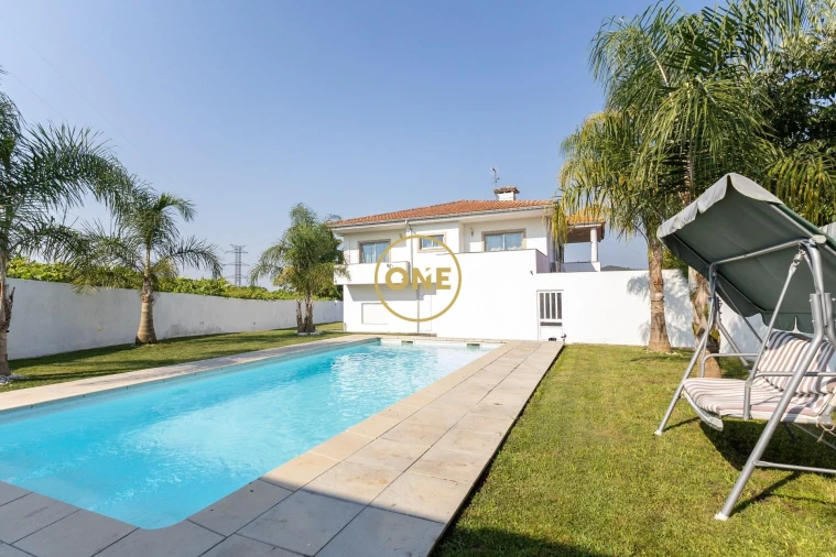 Moradia T3 para Venda em Oliveira (Santa Maria) Foto 32