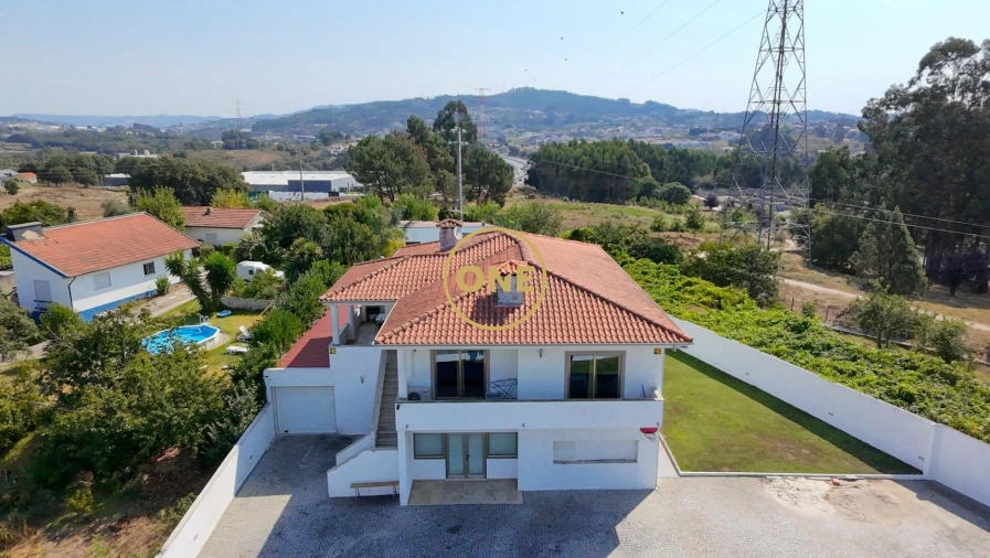 Moradia T3 para Venda em Oliveira (Santa Maria) Foto 27