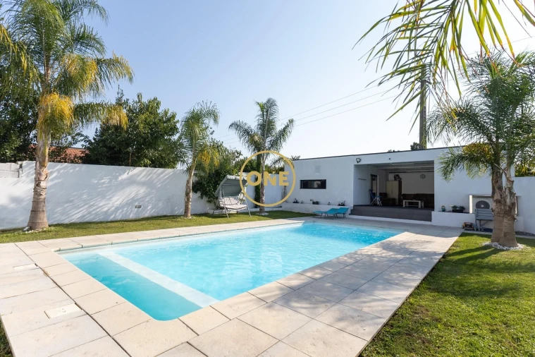 Moradia T3 para Venda em Oliveira (Santa Maria) Foto 31