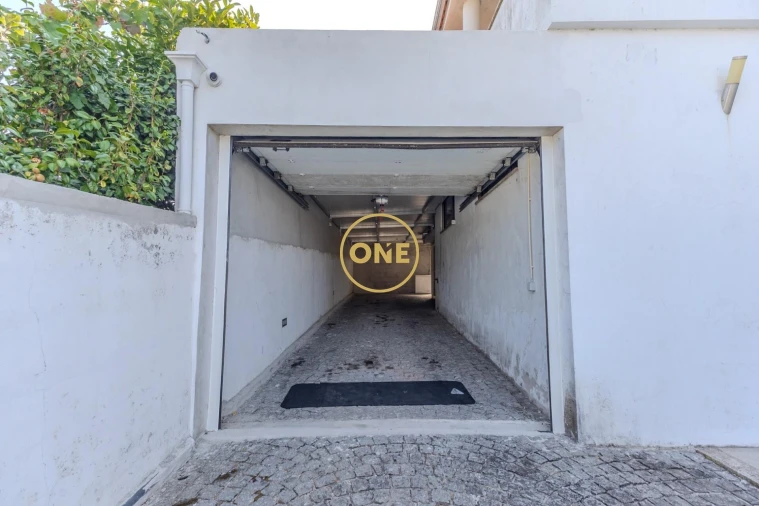 Moradia T3 para Venda em Oliveira (Santa Maria) Foto 24