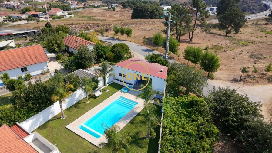 Moradia T3 para Venda em Oliveira (Santa Maria) Foto 29