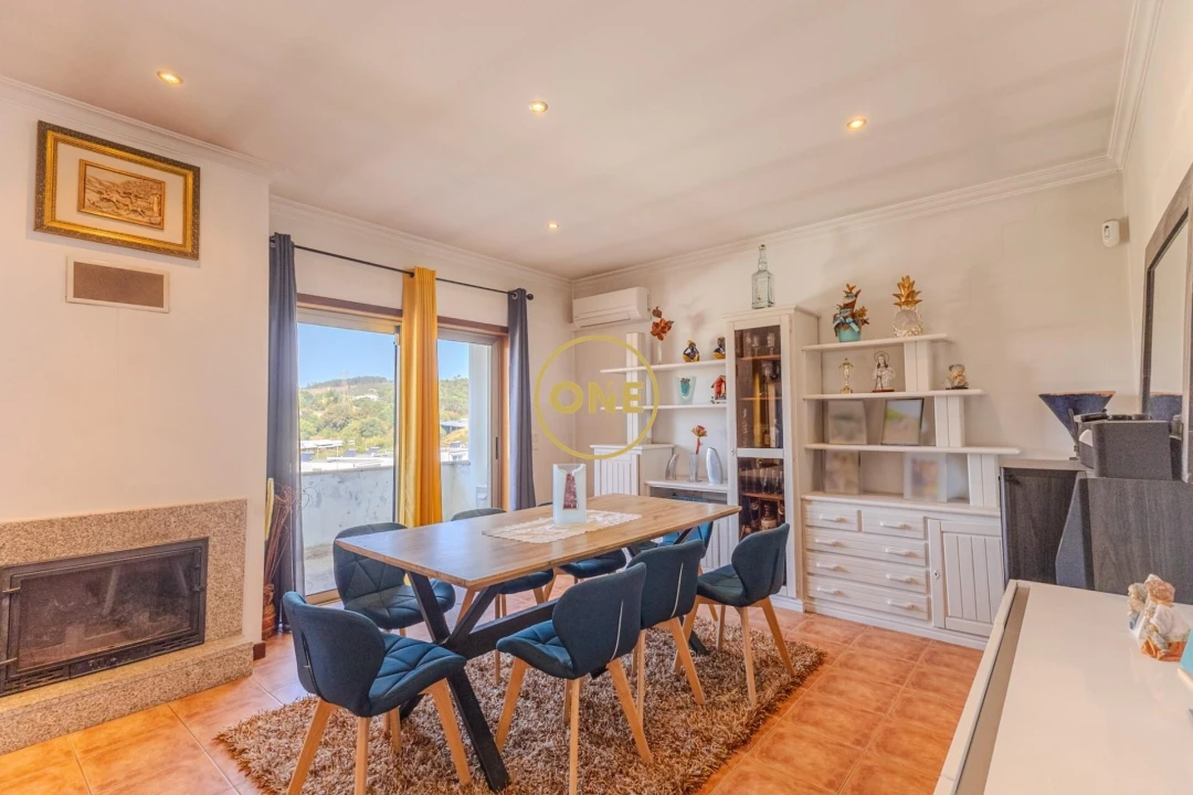 Moradia T3 para Venda em Oliveira (Santa Maria) Foto 9