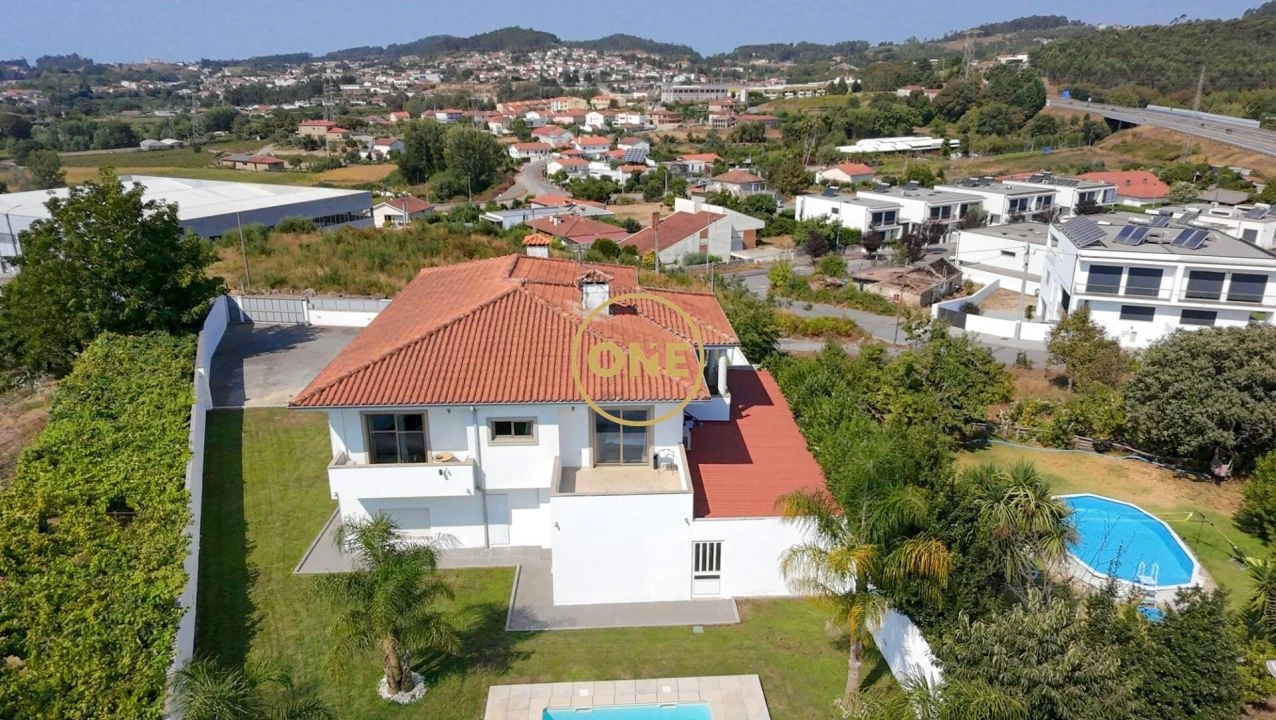 Moradia T3 para Venda em Oliveira (Santa Maria) Foto 25