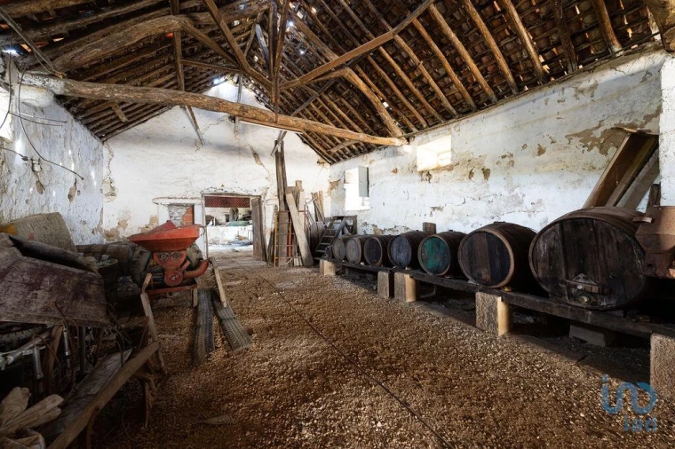 Moradia T7 para Venda em Santo Quintino Foto 13