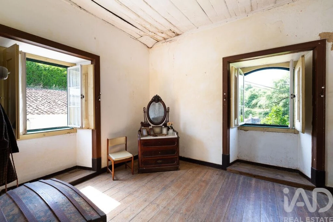 Moradia T7 para Venda em Santo Quintino Foto 26