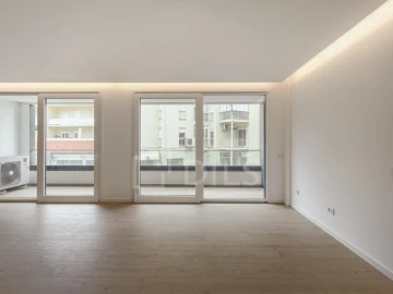 Apartamento T3 para Venda em Carcavelos e Parede