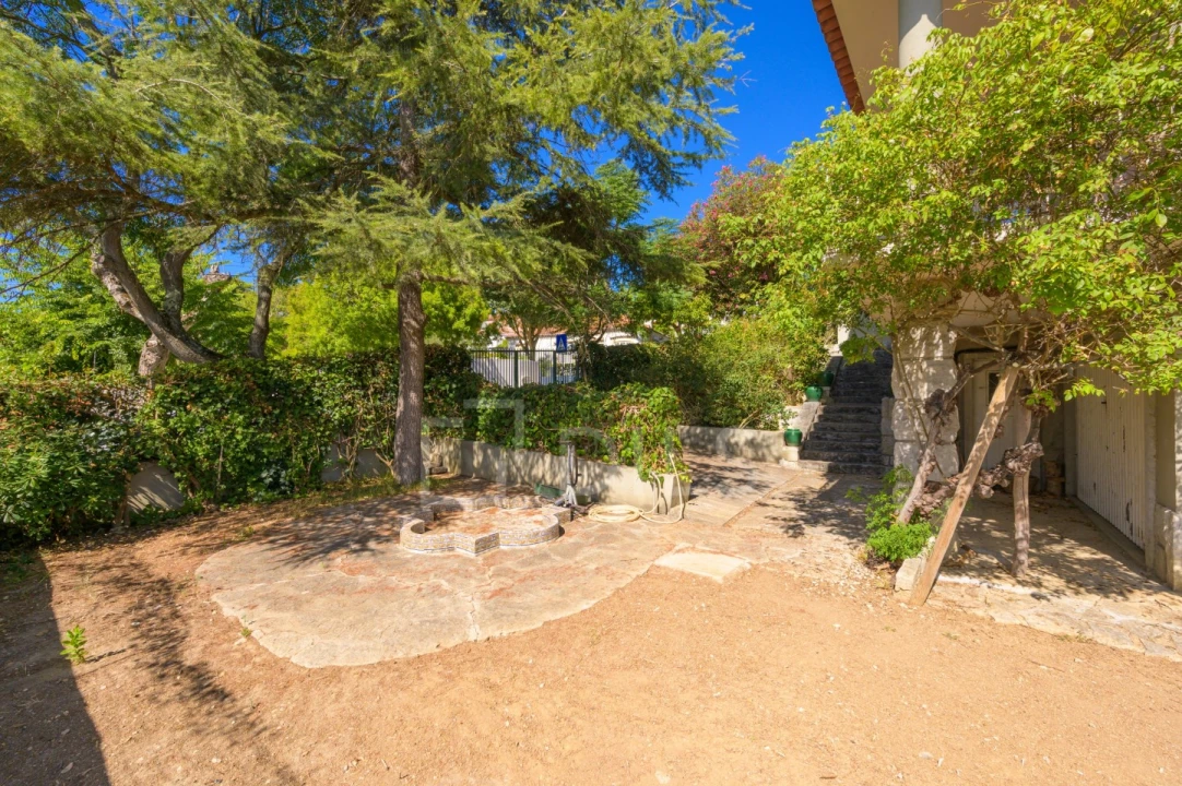 Moradia T6 para Venda em Oeiras e São Julião da Barra, Paço de Arcos e Caxias Foto 28