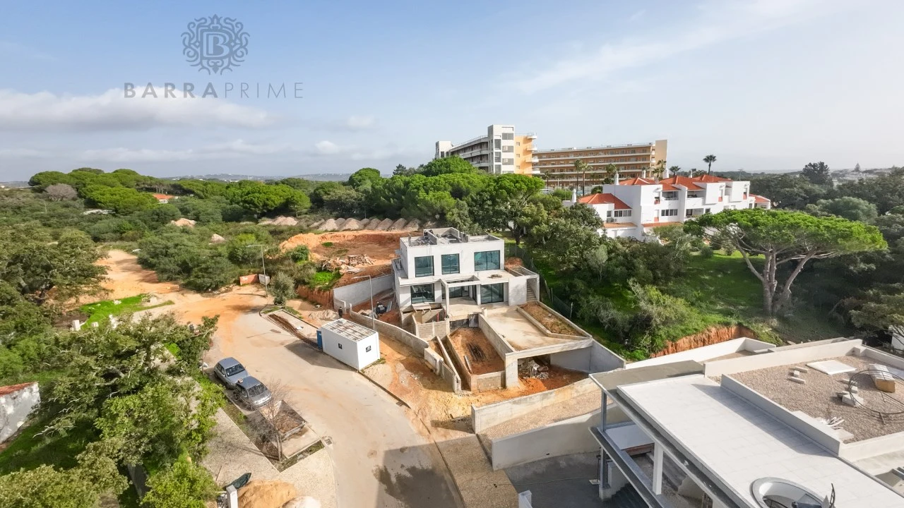 Moradia T4 para Venda em Albufeira e Olhos de Água Foto 5
