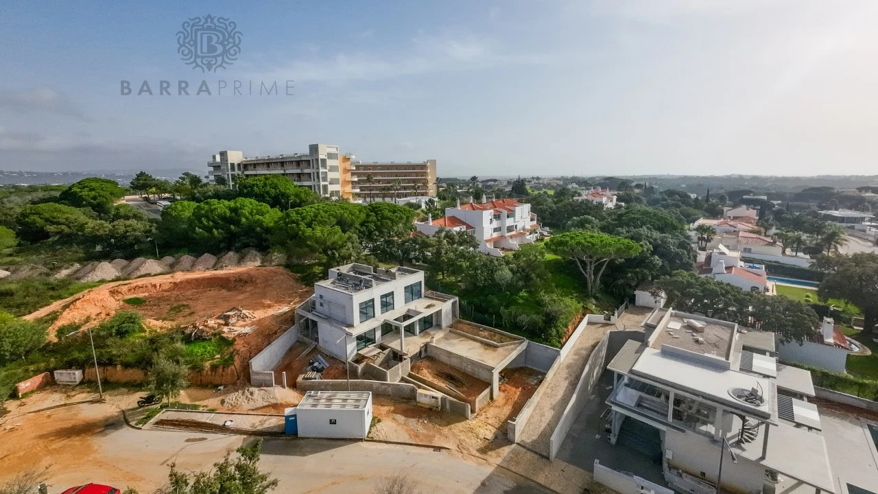Moradia T4 para Venda em Albufeira e Olhos de Água Foto 7