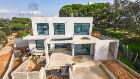 Moradia T4 para Venda em Albufeira e Olhos de Água