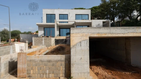 Moradia T4 para Venda em Albufeira e Olhos de Água