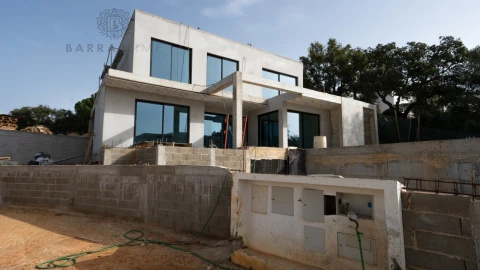 Moradia T4 para Venda em Albufeira e Olhos de Água