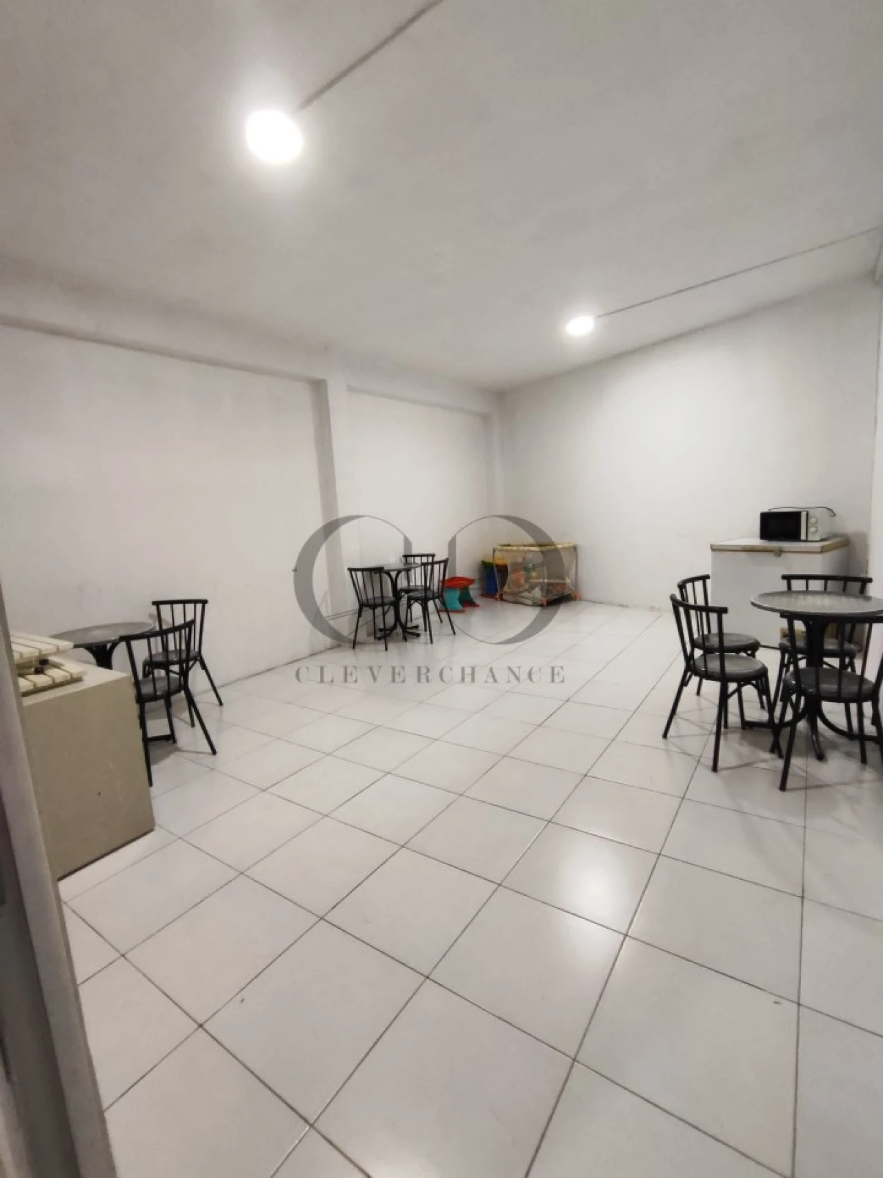 Loja para Venda em Pedroso e Seixezelo Foto 4