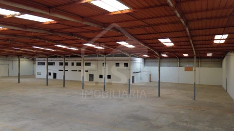 Armazém para Venda em Samora Correia
