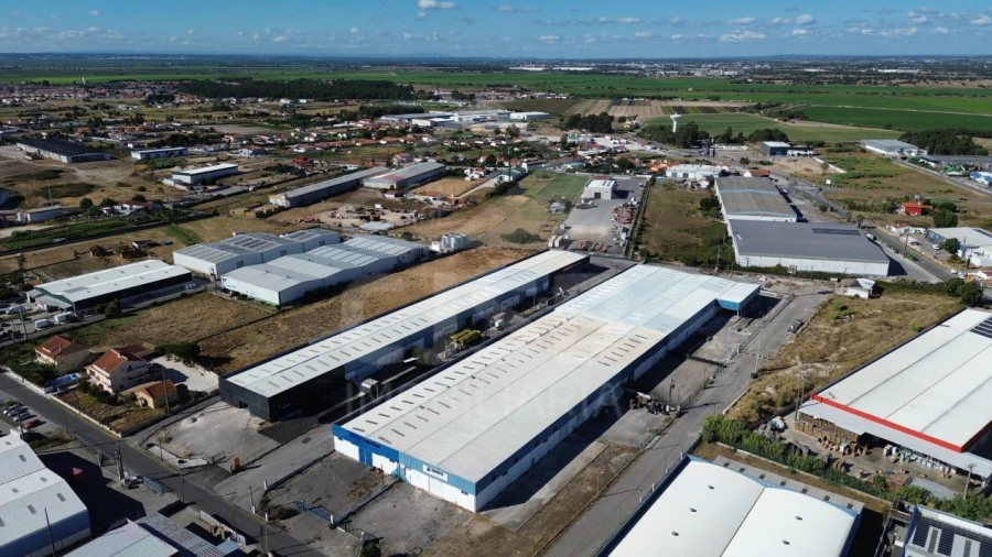 Armazém para Venda em Samora Correia
