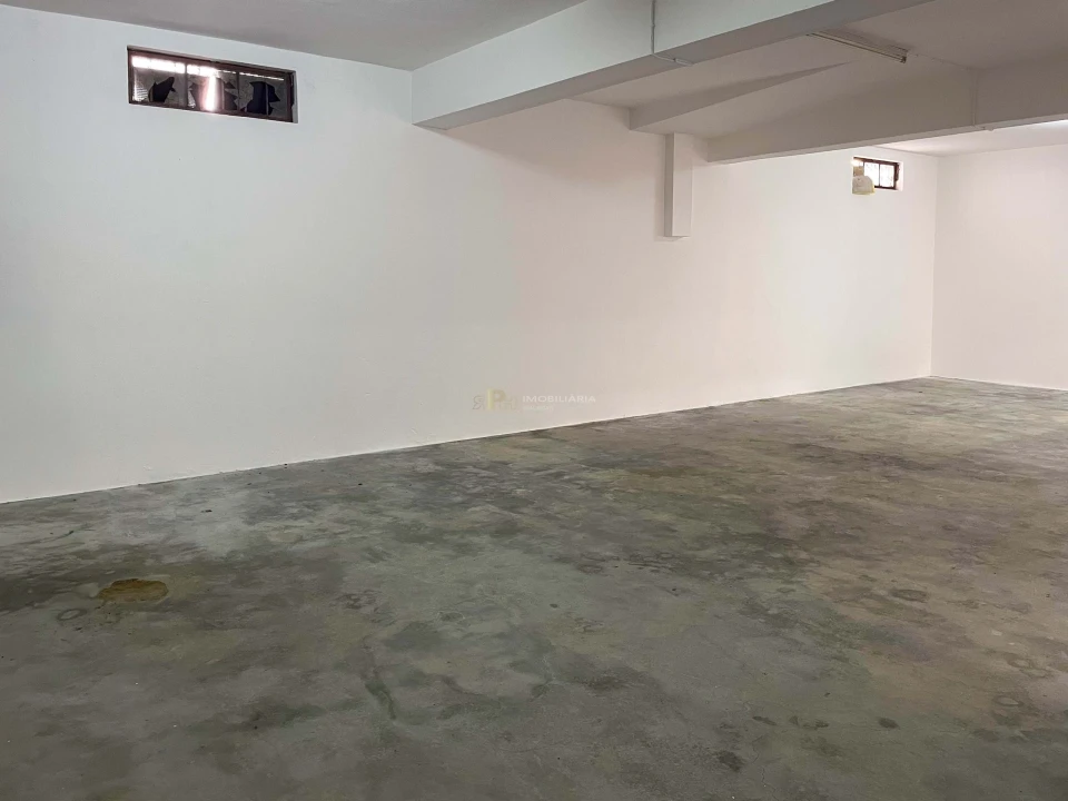 Garagem para Arrendamento em Marvila, Ribeira Santarém, São Salvador, São Nicolau Foto 9