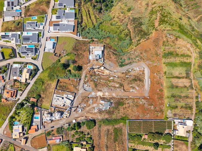 Moradia T2 para Venda em Prazeres Foto 12