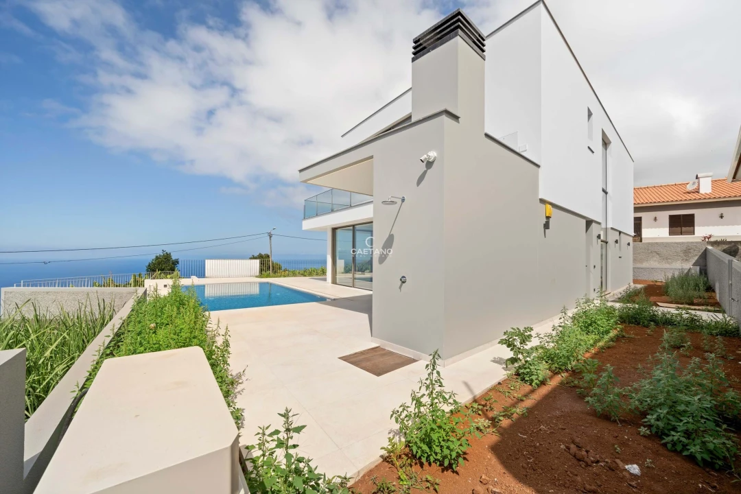 Moradia T3 para Venda em Canhas Foto 33