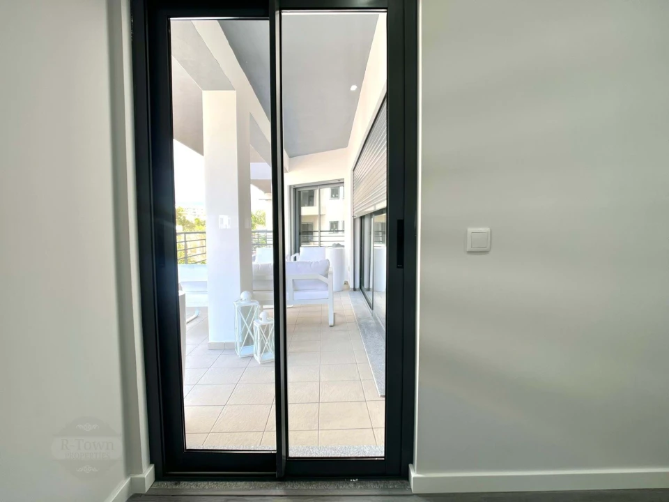Apartamento T4 para Venda em Quelfes Foto 7