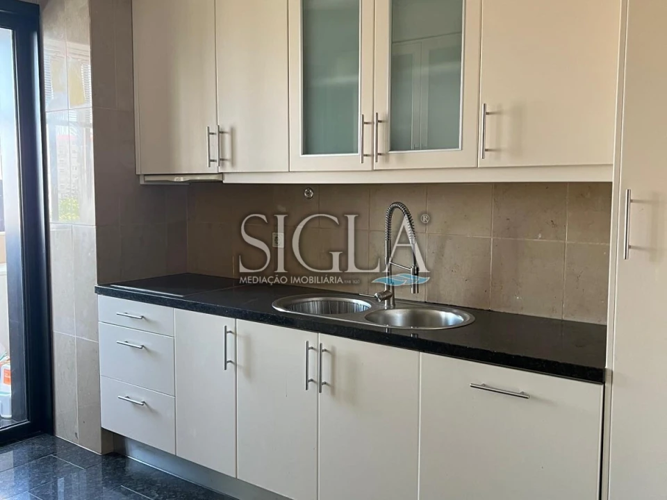 Apartamento T4 para Arrendamento em Mafamude e Vilar do Paraíso Foto 4