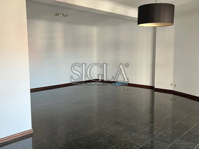 Apartamento T4 para Arrendamento em Mafamude e Vilar do Paraíso Foto 3